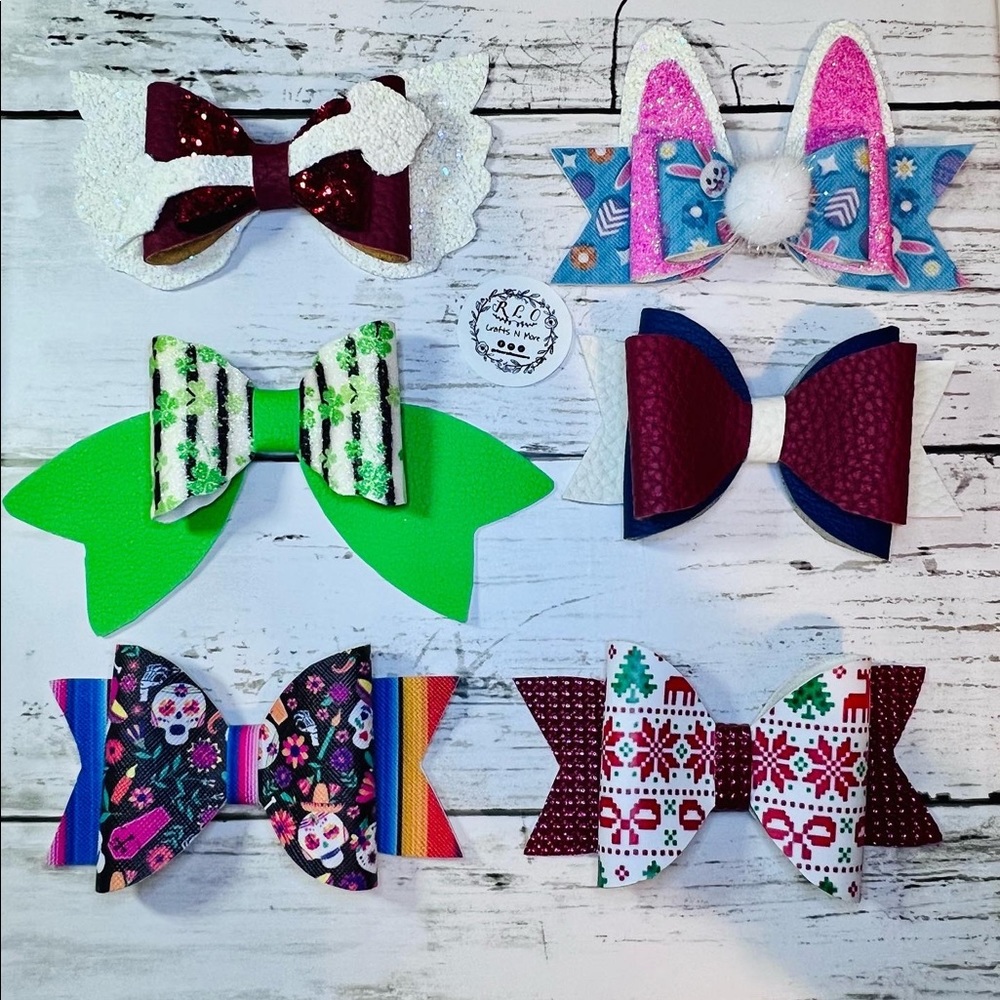 Holiday bow